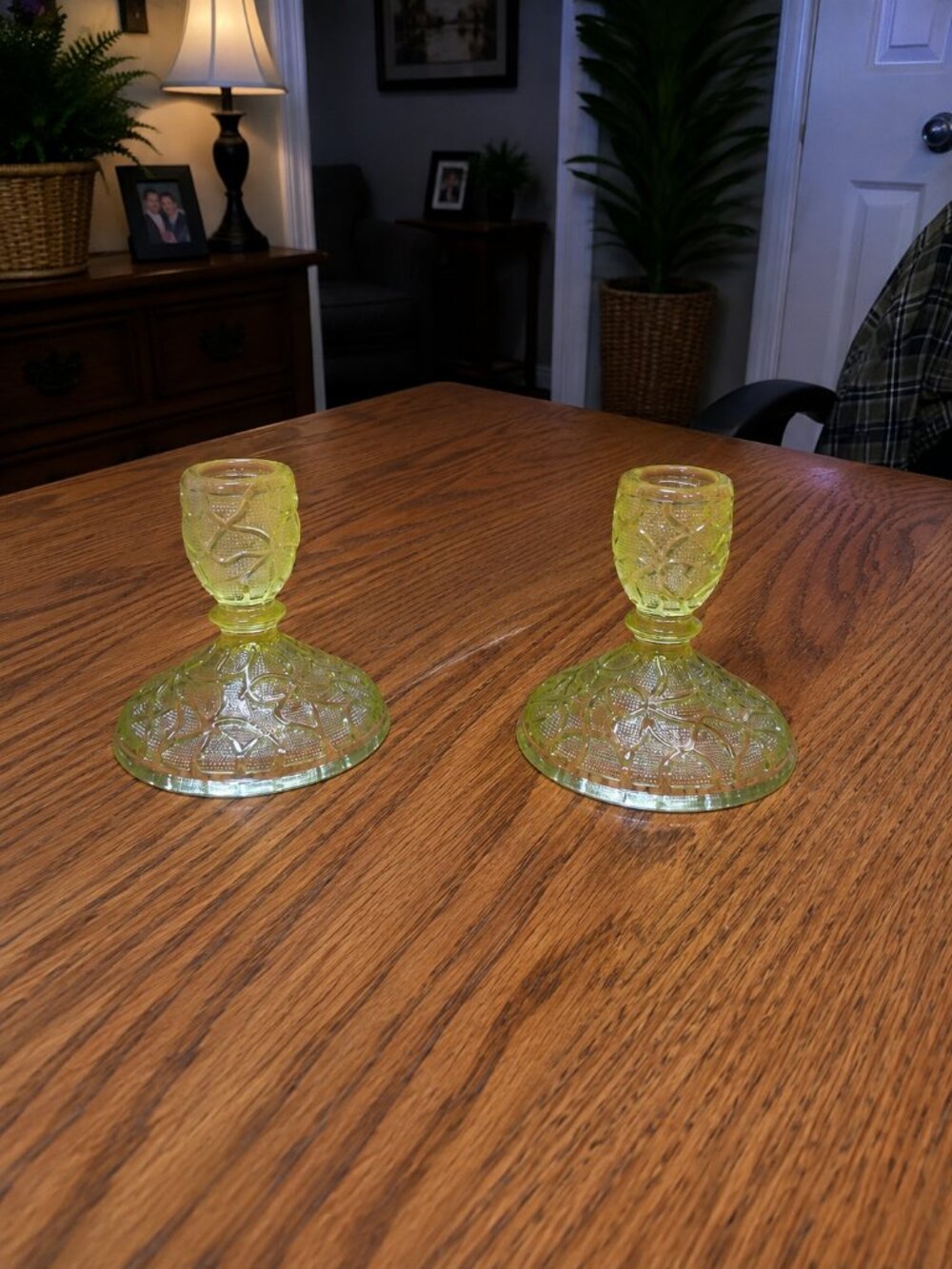 Pristine Pair Vintage 1920s Imperial Glass Vaseline Uranium Candleholders - Picture 4 of 8